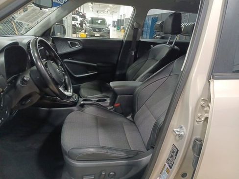 Used 2020 Kia Soul EX image 12