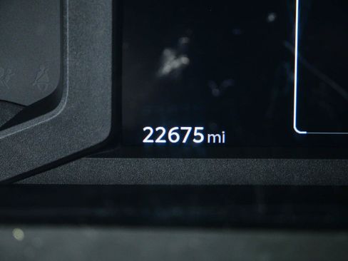 Used 2025 Toyota Tacoma SR AWD/4WD image 8