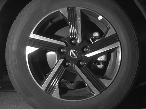 Used 2025 Nissan Sentra SV FWD image 13