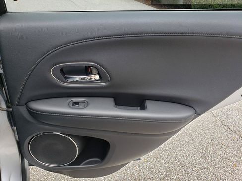 Used 2019 Honda HR-V EX-L image 16
