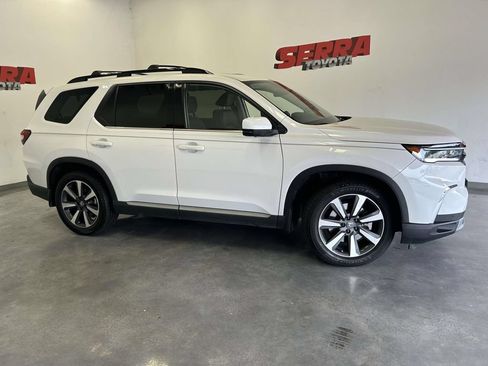 Used 2023 Honda Pilot Elite image 2