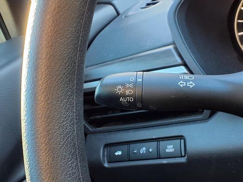 Used 2025 Nissan Altima 2.5 SV image 17