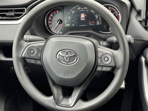 Used 2025 Toyota RAV4 LE image 9