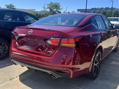 Used 2024 Nissan Altima 2.5 SR w/ SR Premium Package AWD/4WD image 3