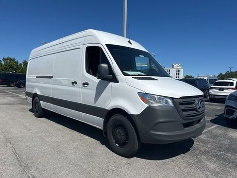 Used 2026 Mercedes-Benz Sprinter 2500 image 2