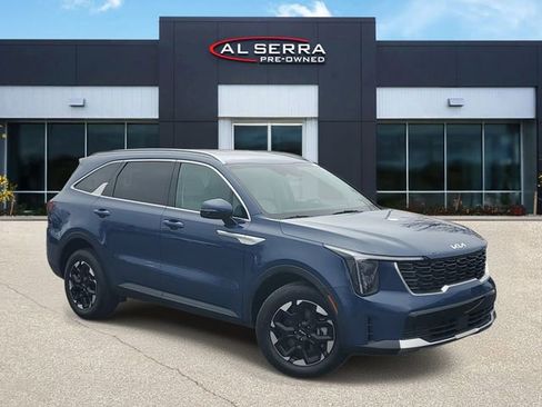 Certified 2025 Kia Sorento S AWD/4WD image 1
