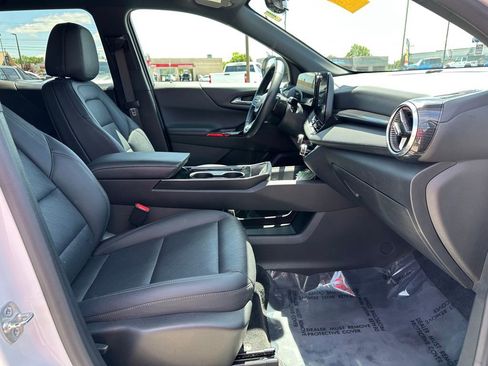 Certified 2025 Chevrolet Equinox LT w/ Convenience Package II FWD image 27