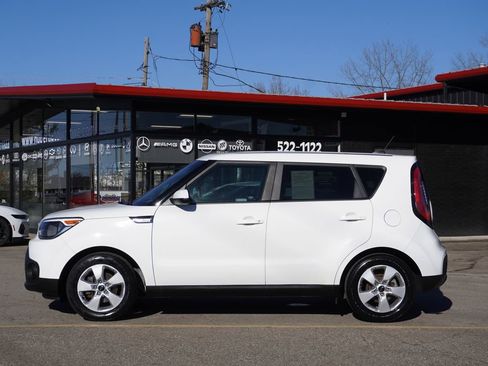 Used 2019 Kia Soul image 4