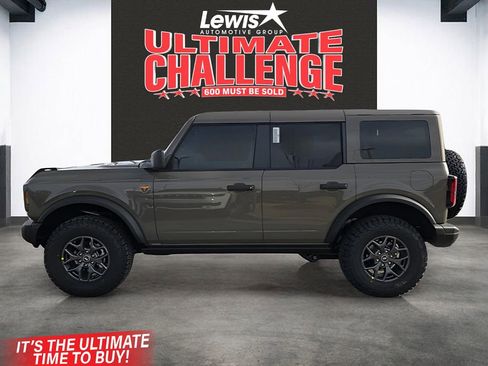 New 2025 Ford Bronco Badlands image 2