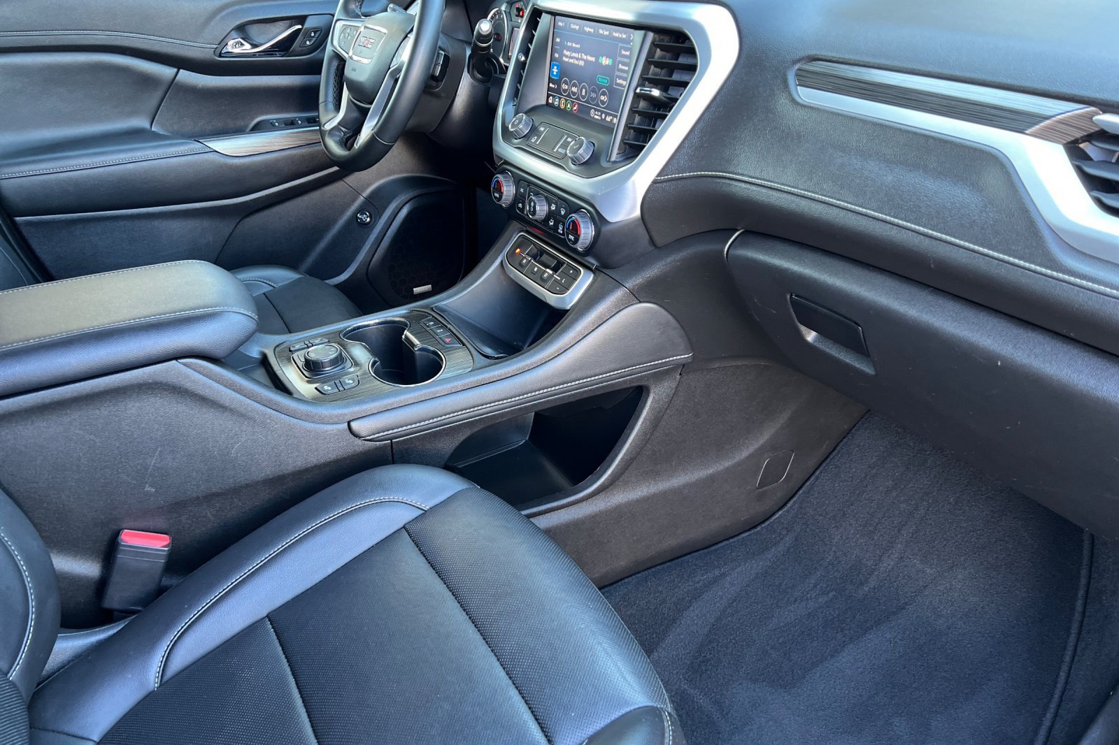 Used 2023 GMC Acadia SLT AWD/4WD image 14