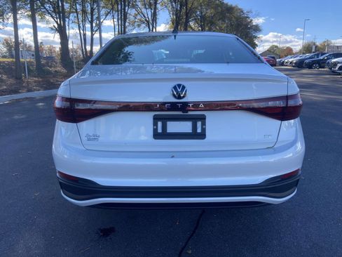 New 2026 Volkswagen Jetta SE image 8