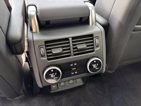 Used 2025 Land Rover Discovery S AWD/4WD image 29