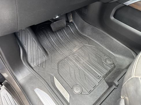 Used 2019 GMC Sierra 1500 SLT w/ SLT Premium Package image 38