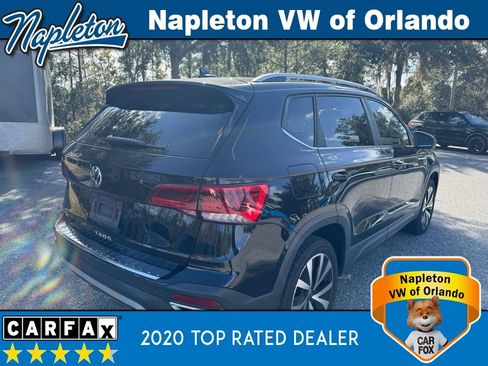 Used 2022 Volkswagen Taos SE image 11