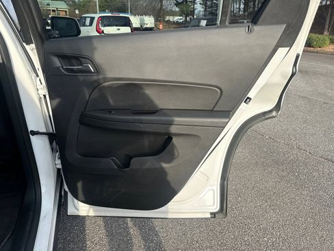 Used 2015 GMC Terrain SLE image 16