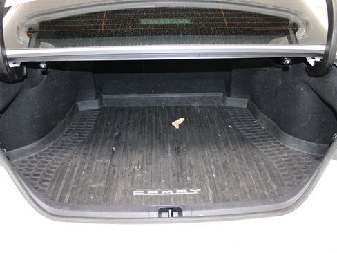 Used 2021 Toyota Camry SE image 13