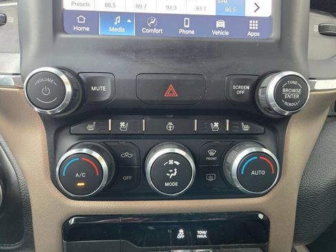 Used 2022 RAM 1500 Laramie AWD/4WD image 29