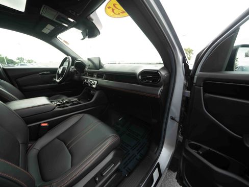 Used 2025 Honda Pilot TrailSport image 26