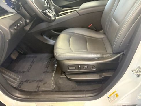 Used 2024 Buick Enclave Premium image 22