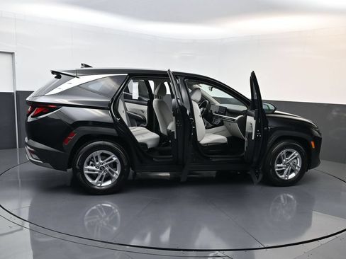 Certified 2026 Hyundai Tucson SE FWD image 28