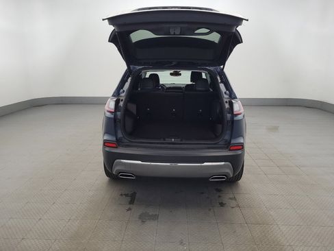 Used 2021 Jeep Cherokee Limited image 29