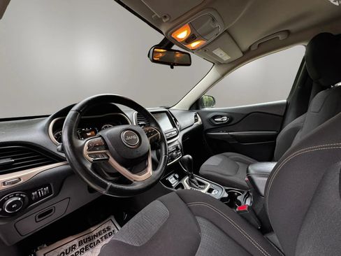 Used 2016 Jeep Cherokee Latitude w/ Safety/Convenience Group FWD image 14