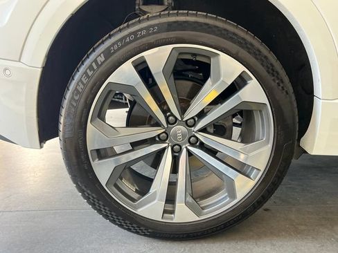 Used 2019 Audi Q8 Prestige AWD/4WD image 11