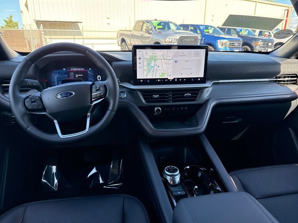 Used 2026 Ford Explorer Platinum RWD image 6