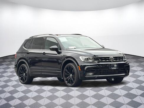 Used 2020 Volkswagen Tiguan SE R-Line AWD/4WD image 7