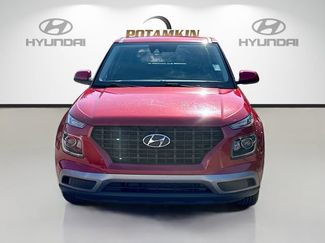 Used 2022 Hyundai Venue SE video 2