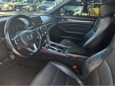 Used 2018 Honda Accord Sport image 21