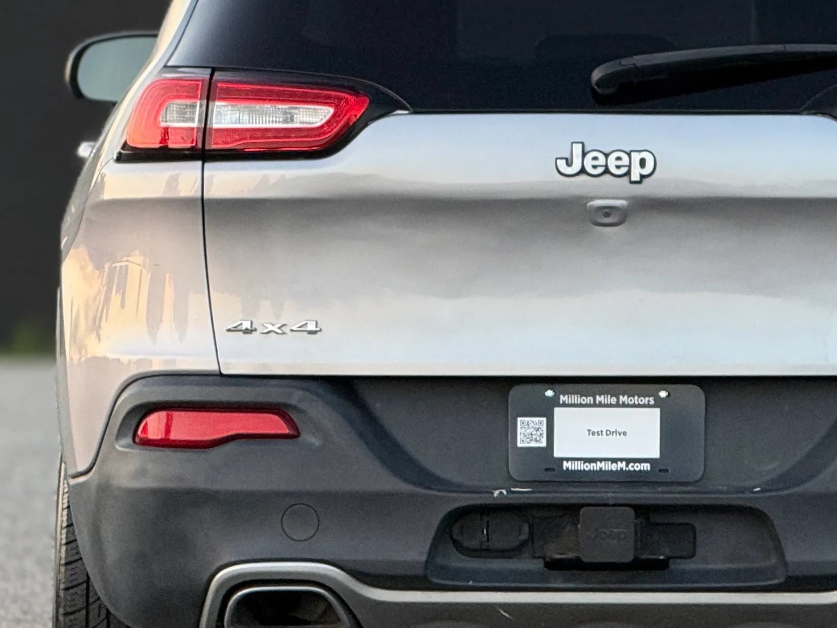 Used 2016 Jeep Cherokee Limited w/ Trailer Tow Group AWD/4WD image 13