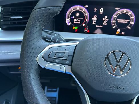 New 2026 Volkswagen Tiguan SE R-Line FWD image 20