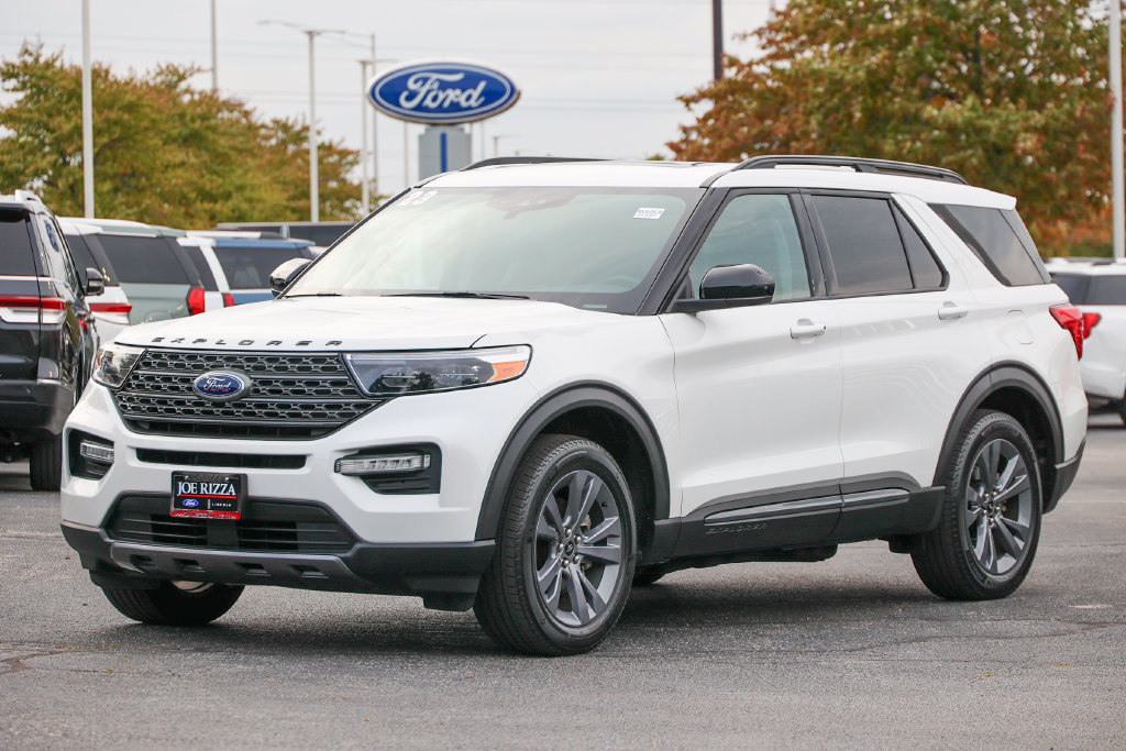 Certified 2023 Ford Explorer XLT w/ Equipment Group 202A AWD/4WD image 1