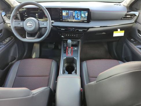 New 2026 Nissan Kicks SR FWD image 17