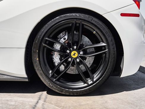Used 2017 Ferrari 488 GTB RWD image 32