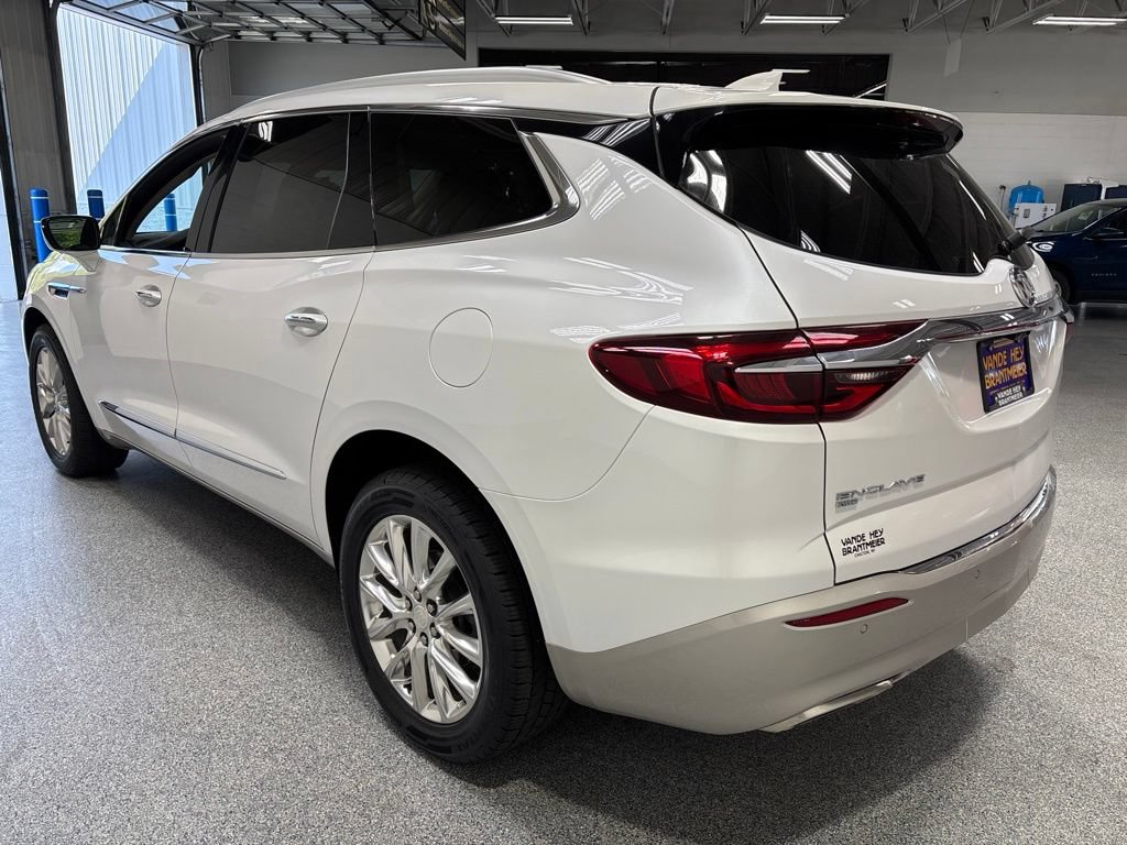 Used 2021 Buick Enclave Premium w/ Surround and Sites Package AWD/4WD image 5