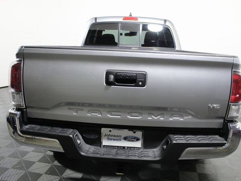 Used 2023 Toyota Tacoma TRD Off-Road image 6