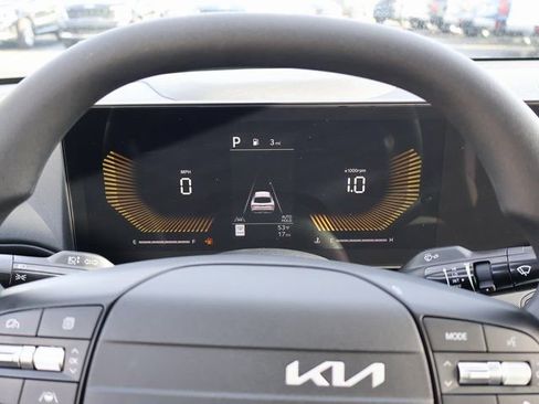 New 2025 Kia K4 LXS image 29