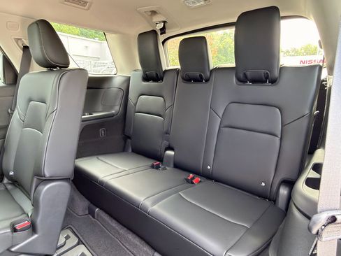 New 2026 Nissan Pathfinder SL image 21