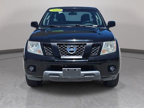 Used 2010 Nissan Frontier PRO-4X RWD image 3