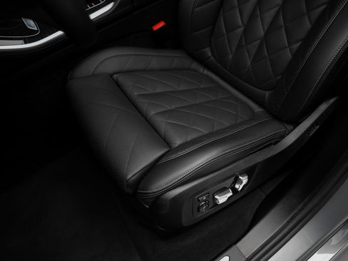 Used 2025 BMW X5 sDrive40i w/ M Sport Package RWD image 63