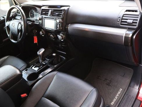 Used 2019 Toyota 4Runner TRD Off-Road Premium AWD/4WD image 29