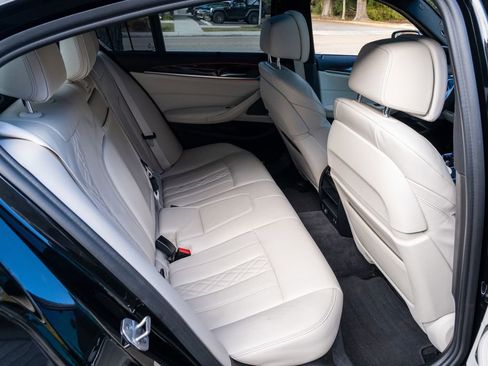 Used 2022 BMW 530i w/ Executive Package image 29