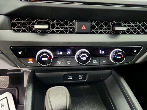 Used 2025 Honda Accord SE image 18