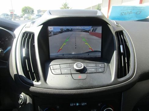 Used 2019 Ford Escape SE image 34