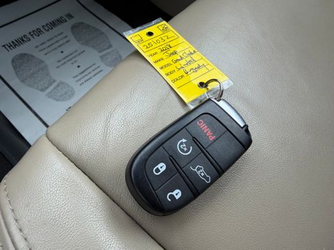 Used 2018 Jeep Grand Cherokee Limited image 8