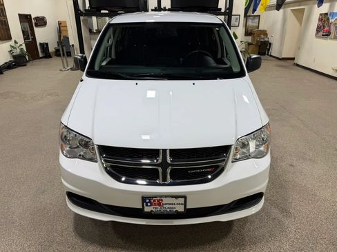 Used 2019 Dodge Grand Caravan SE FWD image 12