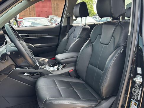 Used 2025 Kia Telluride EX w/ EX Captain's Chair Package FWD image 18