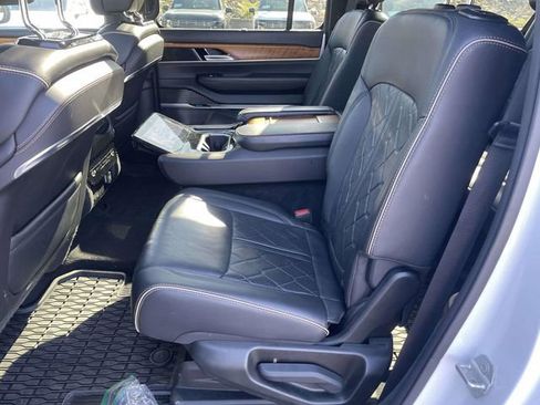 Used 2024 Jeep Grand Wagoneer L Series III image 8